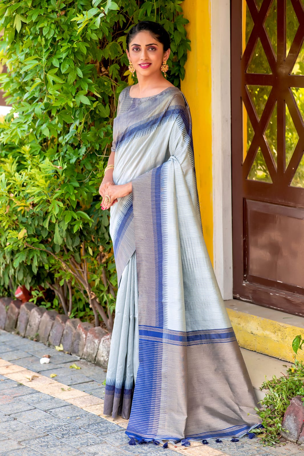 Blue Silk Saree With Zari Woven Contrast Bomkai Temple Border