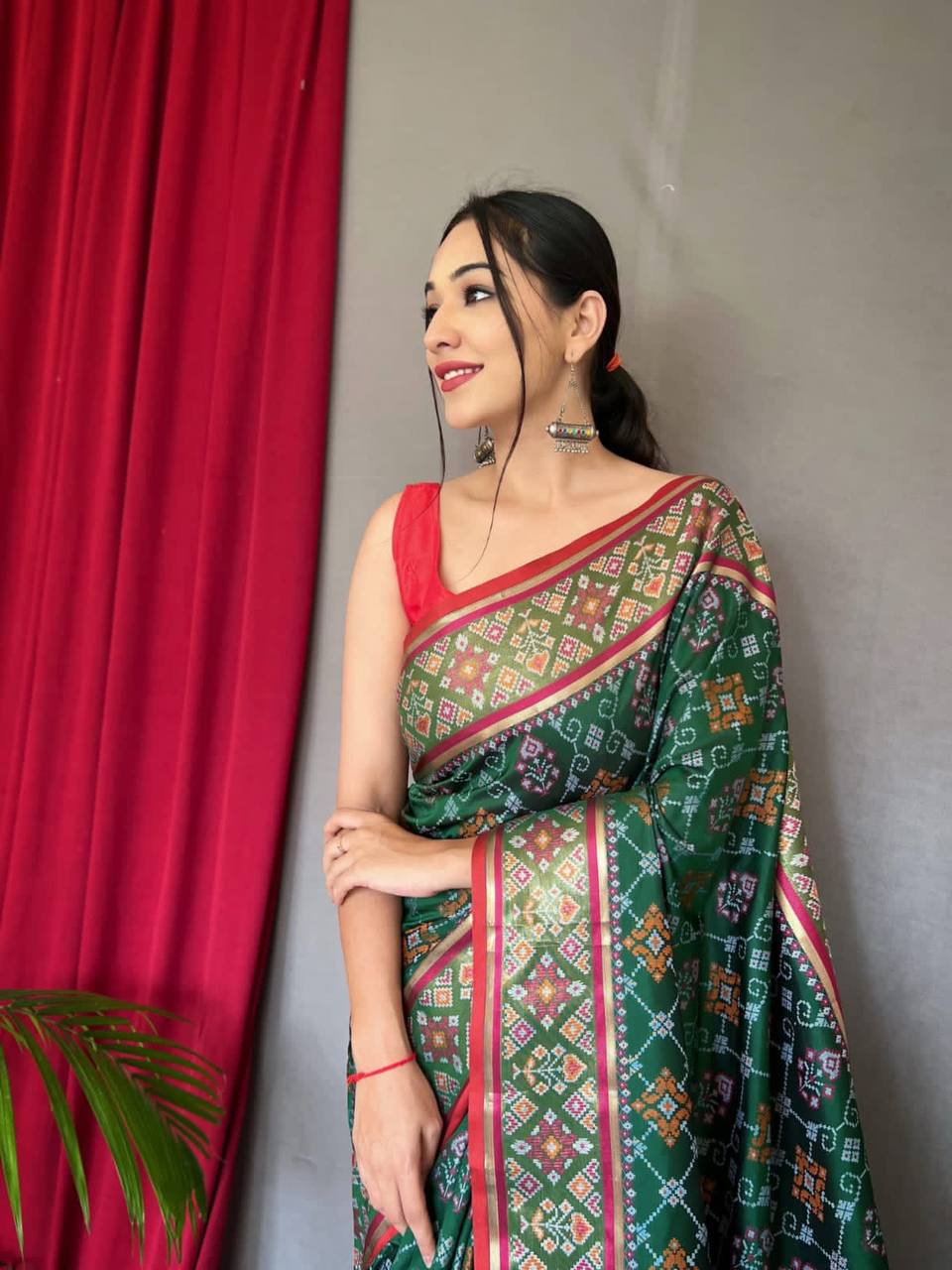 Dark Green Soft Rangeen Patola Silk Saree