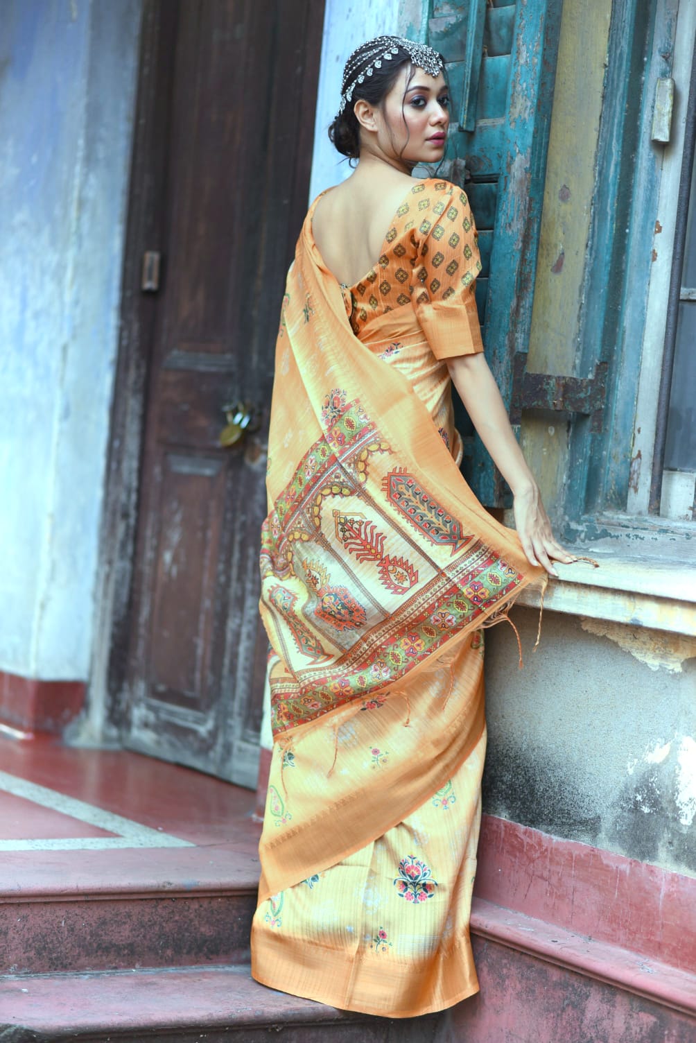 Gold Tussar Silk Saree With Unique Slub Weaving Pattern