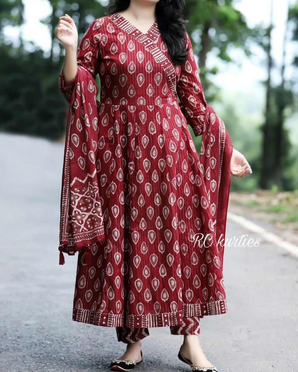 New Jaipuri Cotton Pair With Colour Matching Dupatta
