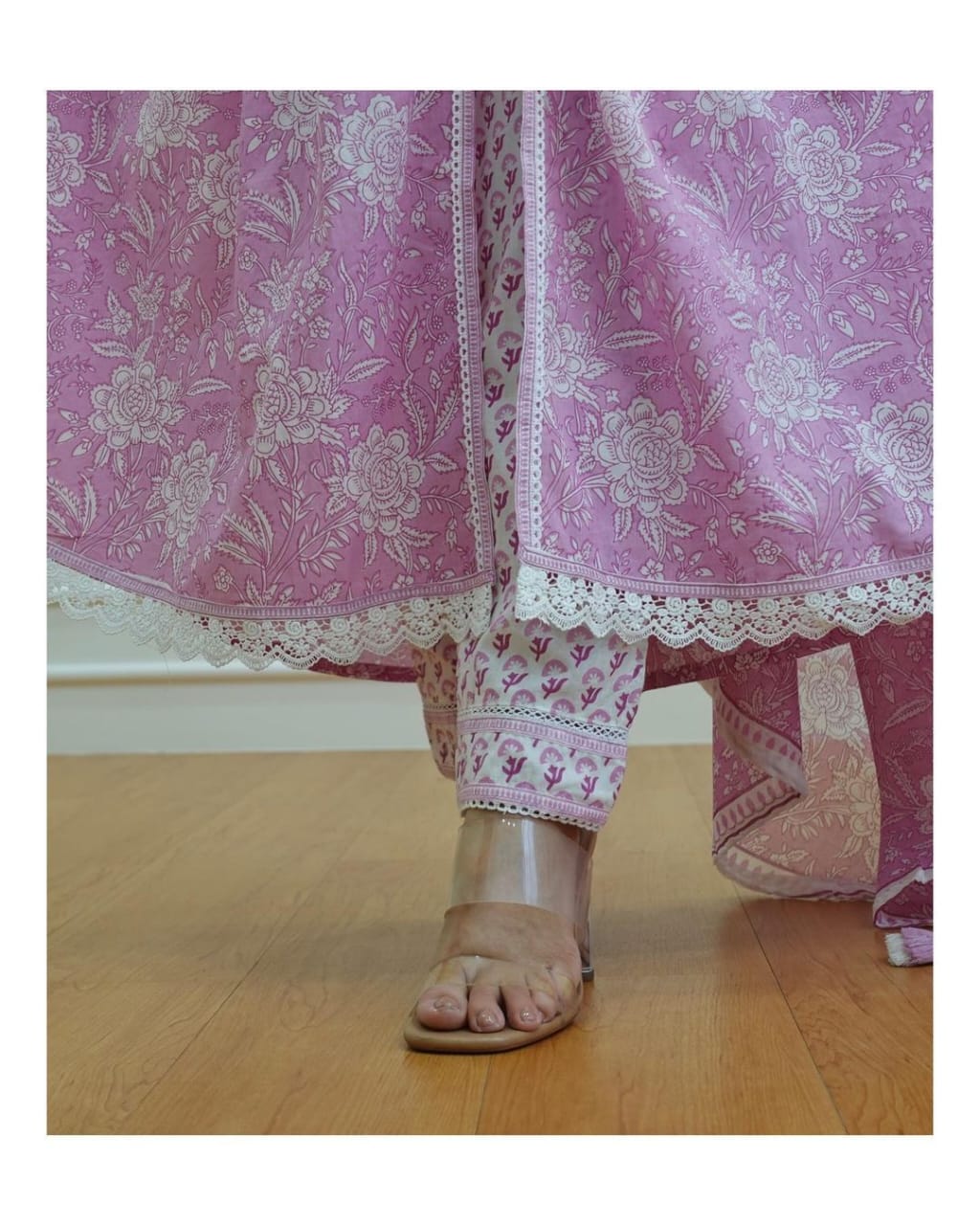 Women's Beautiful Purple Colour Cotton Suit Prints Kurti Pant