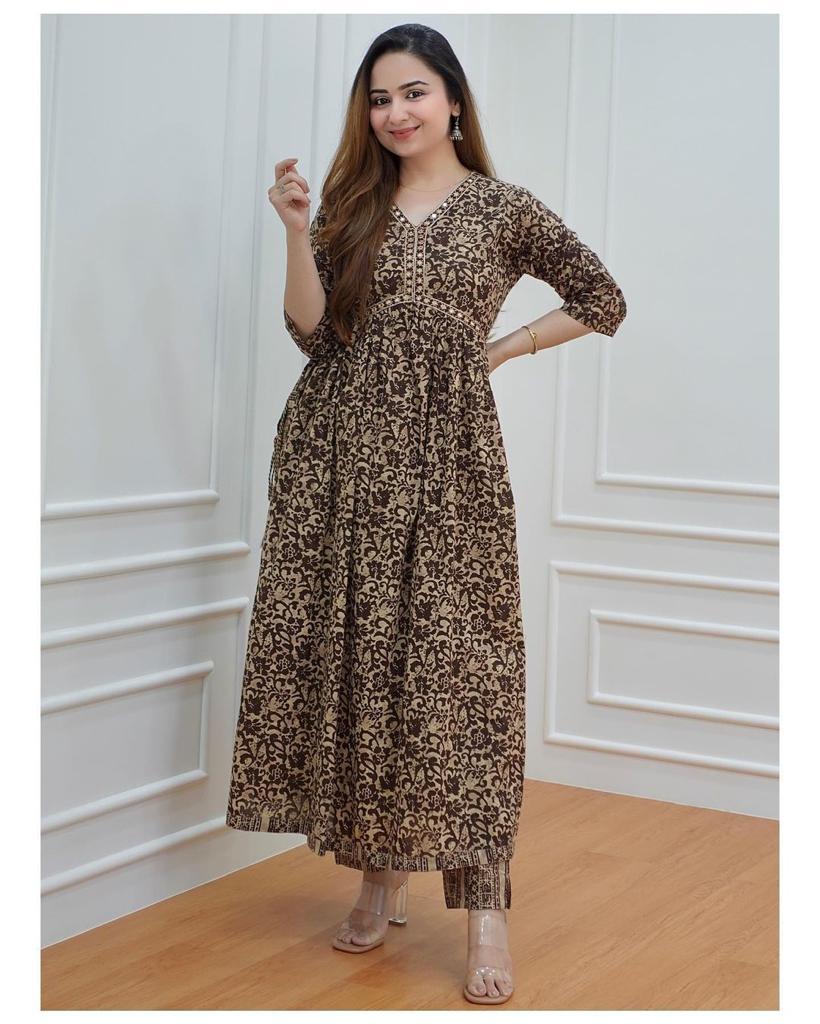 Beautiful paired with matching pants kurta Set