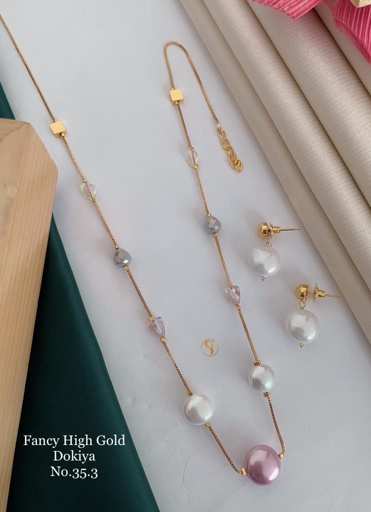 Gold-Plated & White Pearl Necklace Jewelry Set