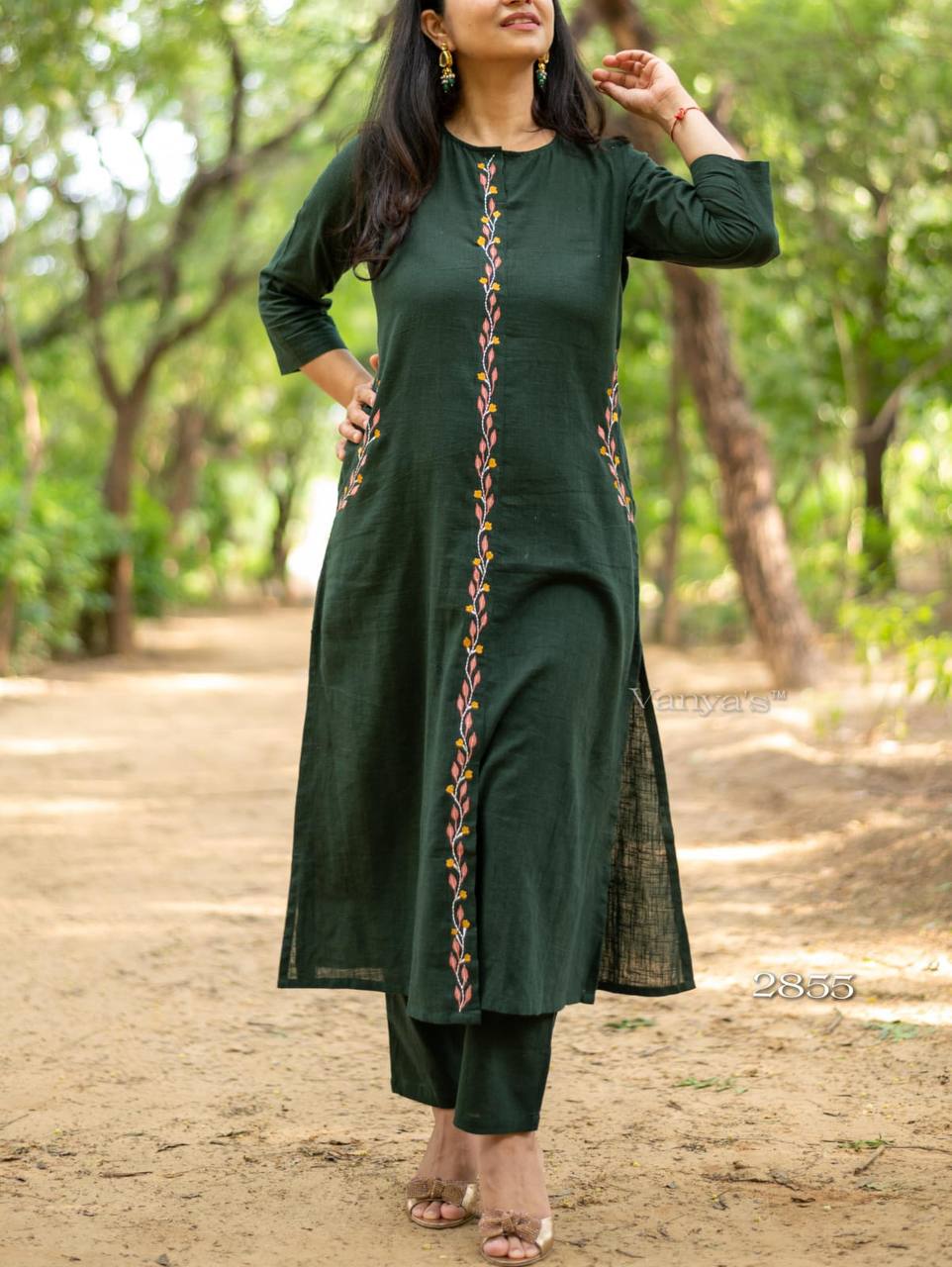 Green Cotton Embroidered kurta With Dupatta Set