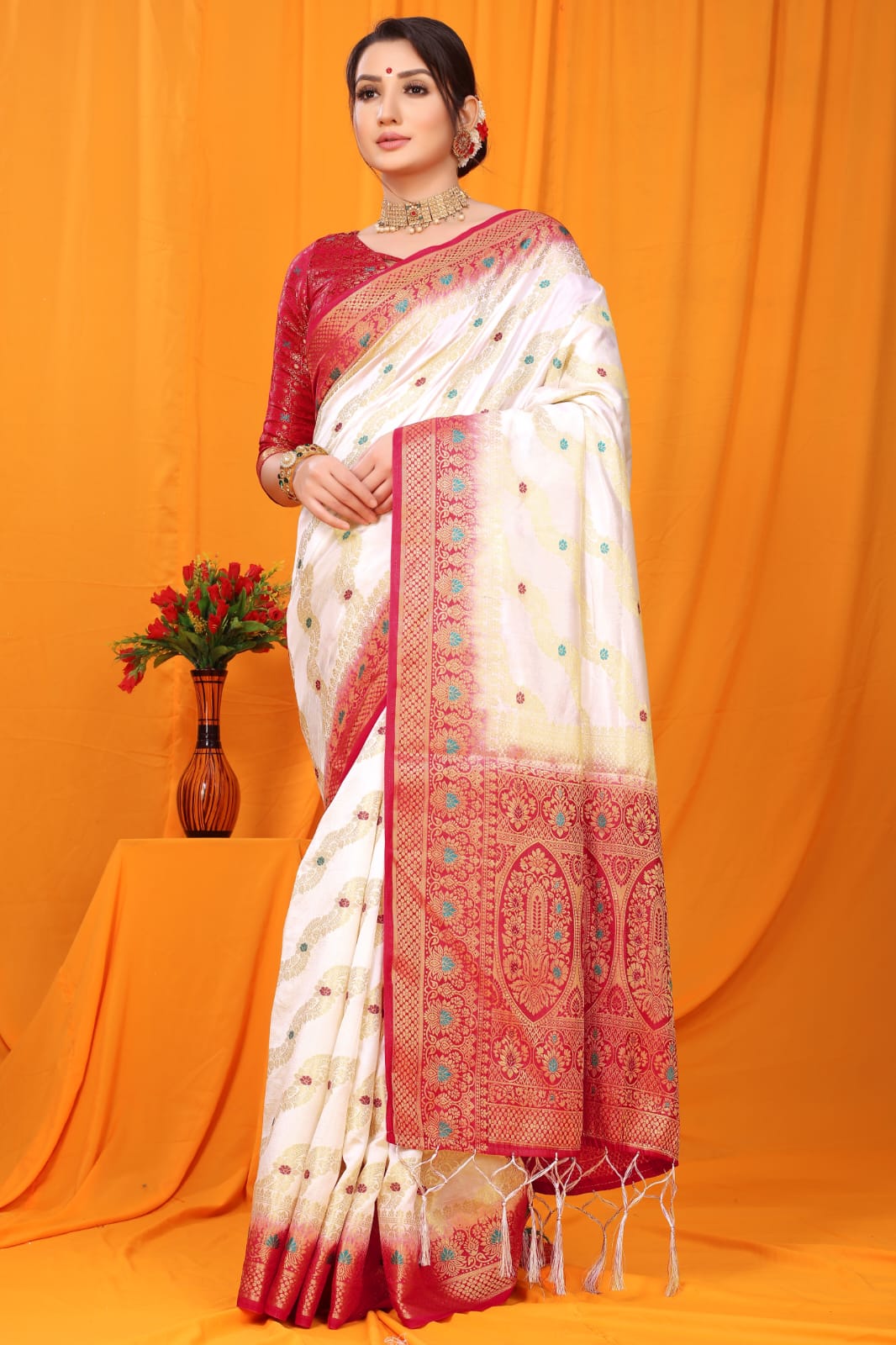 White Balatan Pure Silk Saree With Rich Pallu