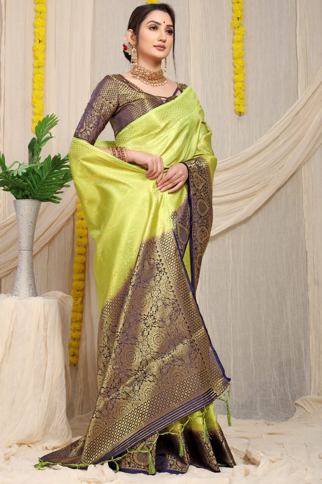 Green Pure Soft Silk Saree With Hand dying Soft Luxurious Fabric.
