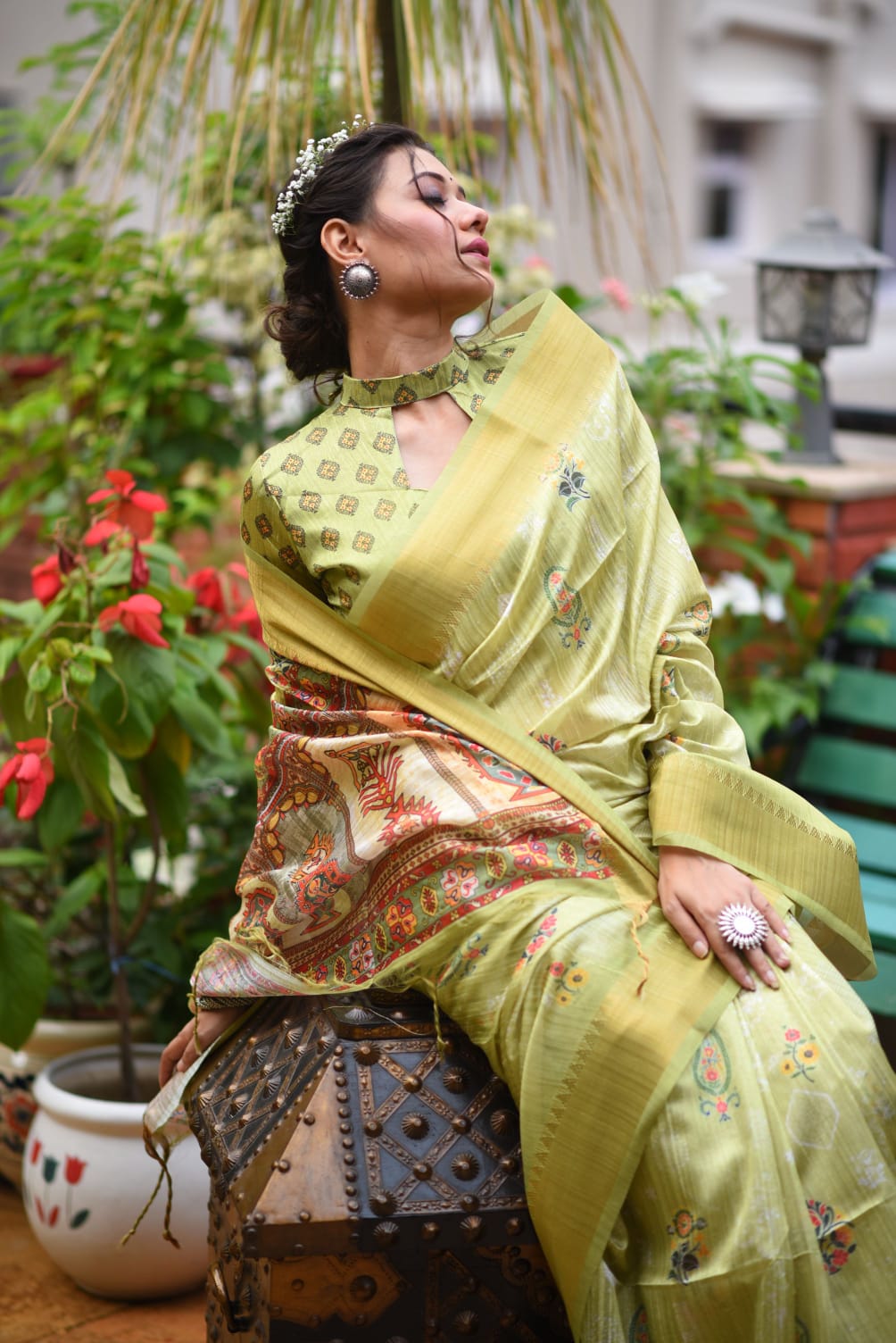 Green Tussar Silk Saree With Unique Slub Weaving Pattern