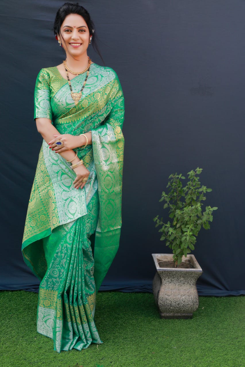 Green Beautiful Kanchipuram Pure silk handloom saree with Pure Zari