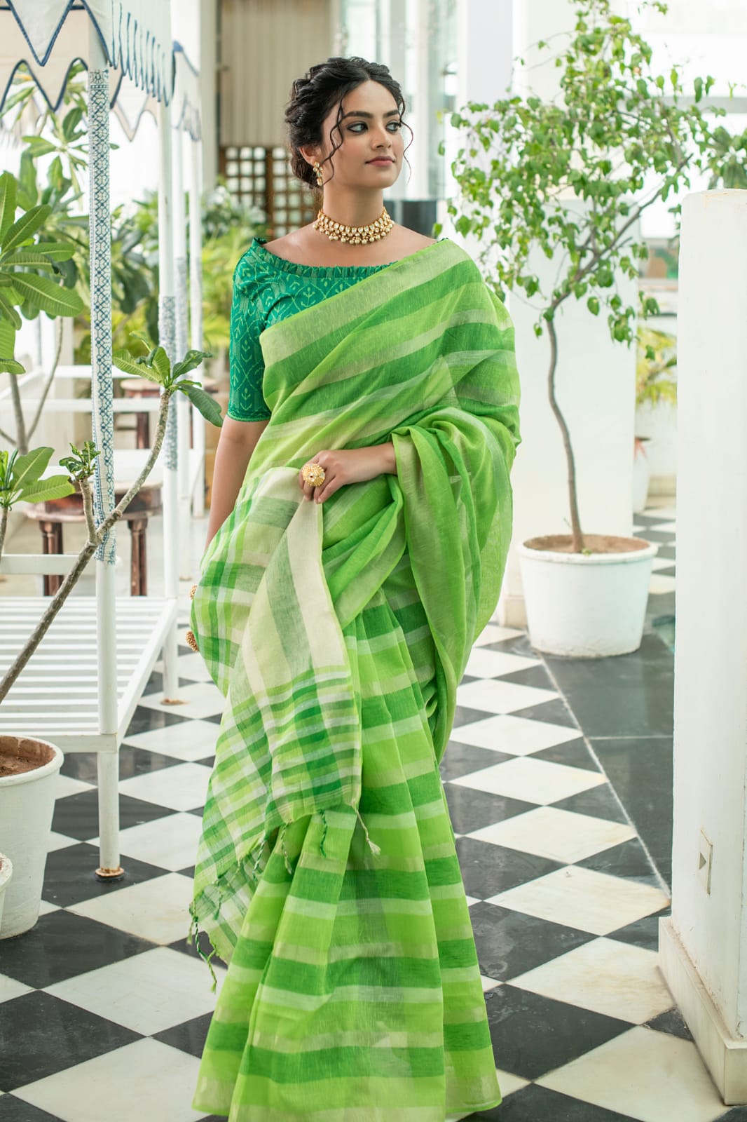 Parrot Pure Linen Saree Katha Weaving