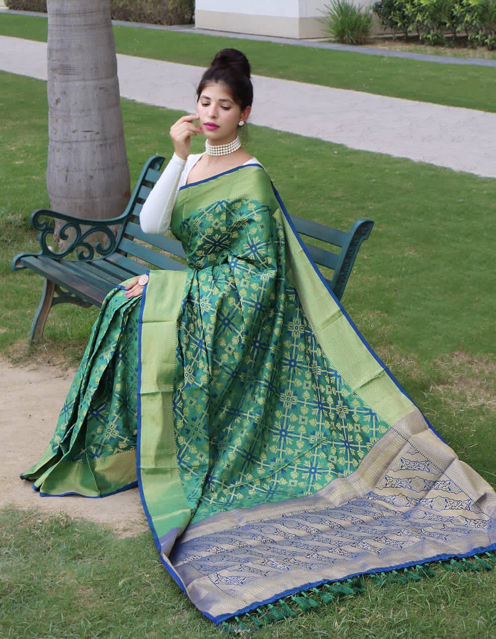 Green Bandhej Silk Saree With Weaving Gold Zari Border