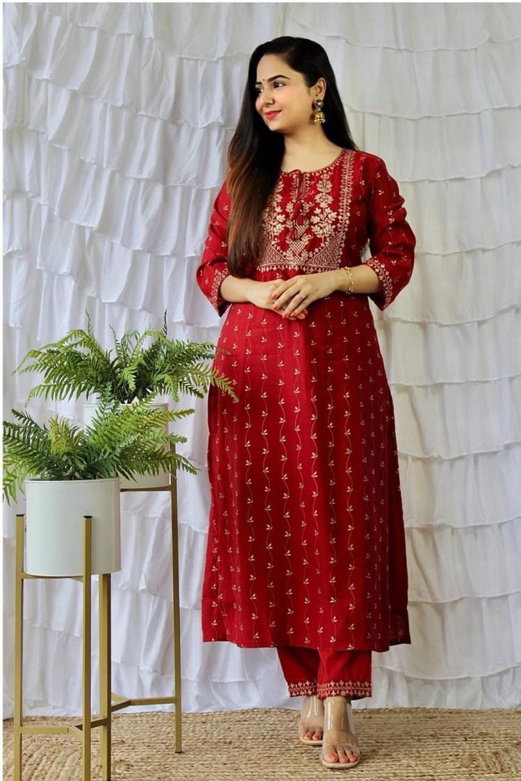 Heavy Red Reyon Kurti Pent With Gold Print And Embriodry Work