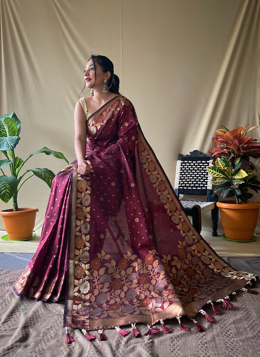 Soft Silk Sarees With Gold Zari Weaving