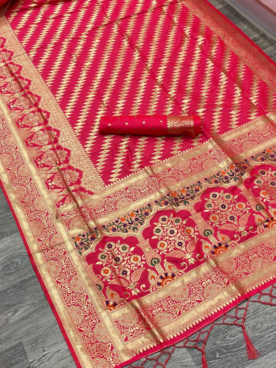 Fuldani Pallu Silk With Pure Zari Weaving Rich  Gajari Saree