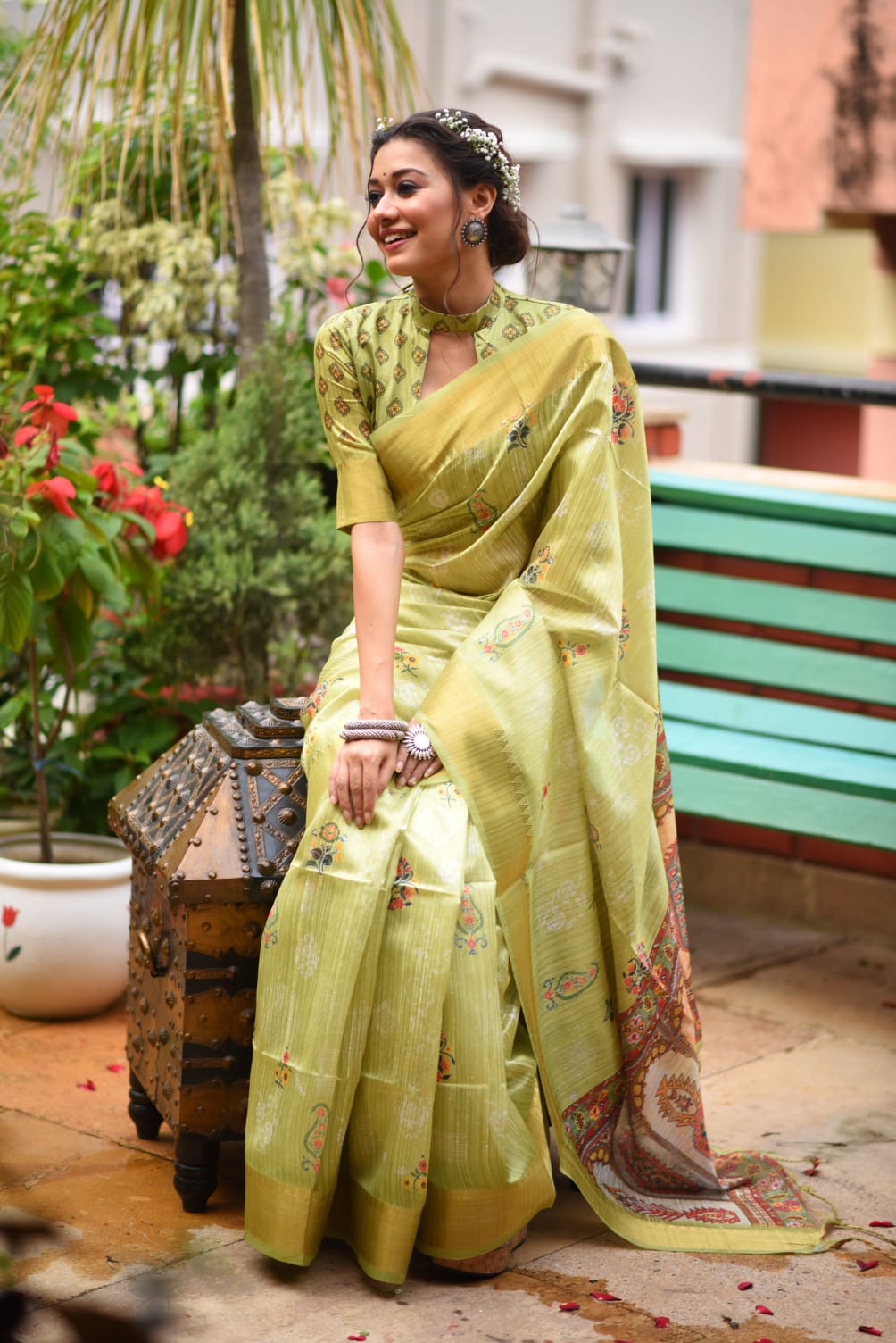 Green Tussar Silk Saree With Unique Slub Weaving Pattern