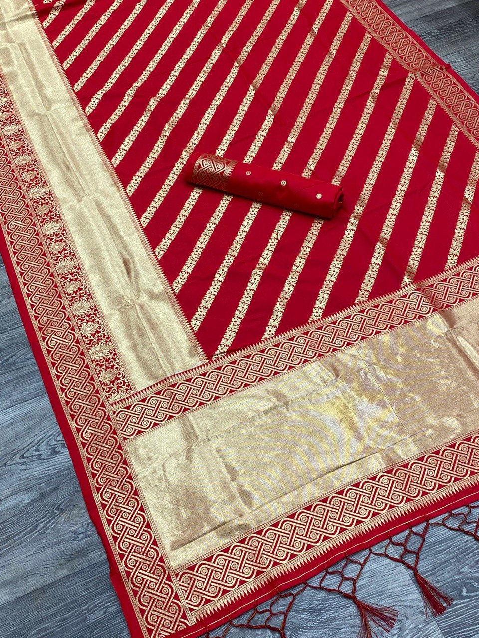 Red Leriya Pure Zari Weaving saree