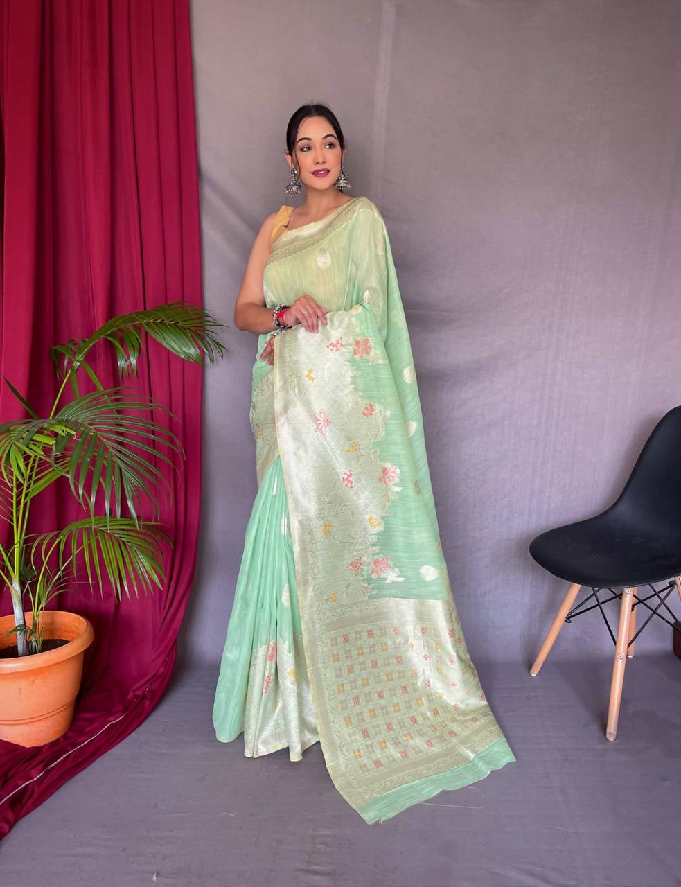 Green Pure Linen Slub Silk Saree With Zari Weaving