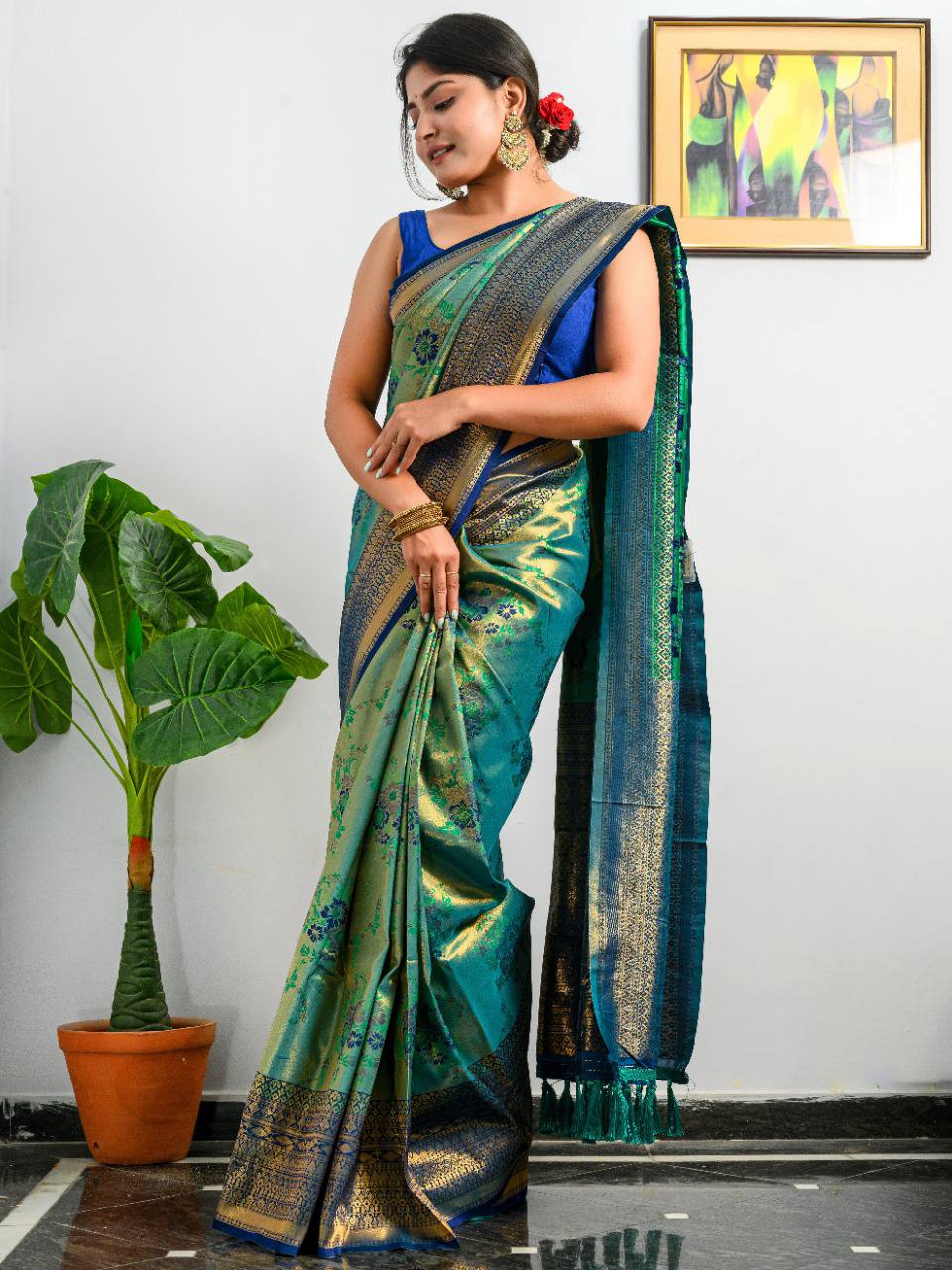 Dark Green Pure Heavy Golden Contrast Kanjeevaram Silk Saree