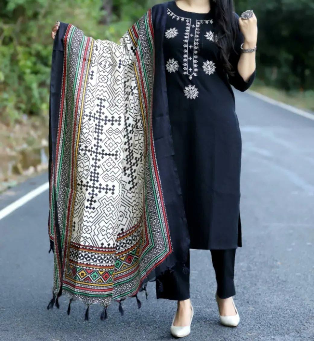 Beautiful Embroidery Work Black Kurti Set